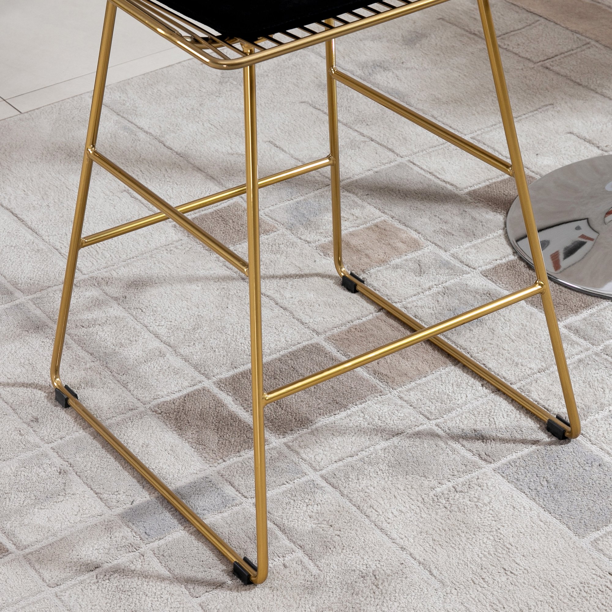 HOMCOM Set of 2 Bar Stools with Wire Metal Frame for Kitchen - Gold Tone - Image 3