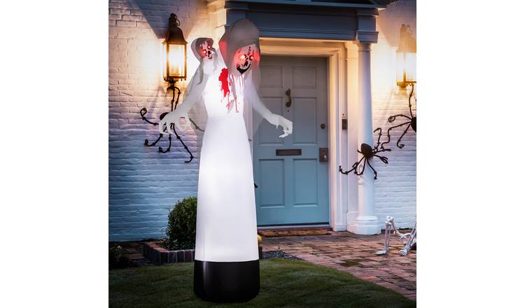 Outsunny 8.9ft Halloween Witch Ghost with Three Heads Inflatable Decoration