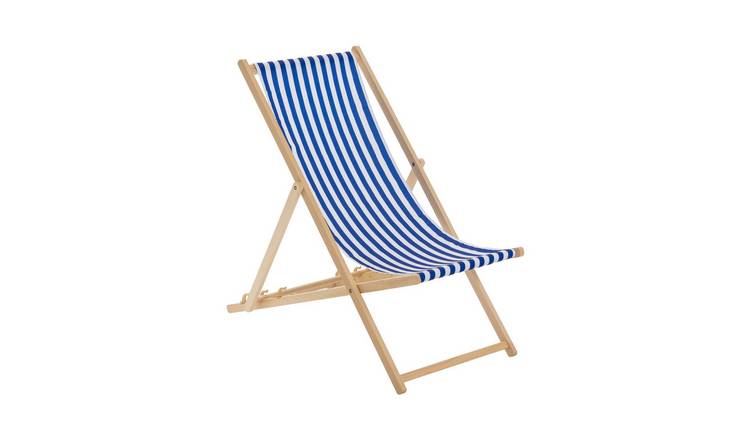 Harbour Housewares Folding Wooden Deck Chair - Navy Stripe