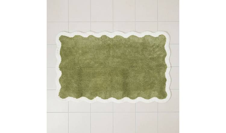 Homescapes Luxury Cotton Scalloped Bath Mat – 50 × 80 cm – Green