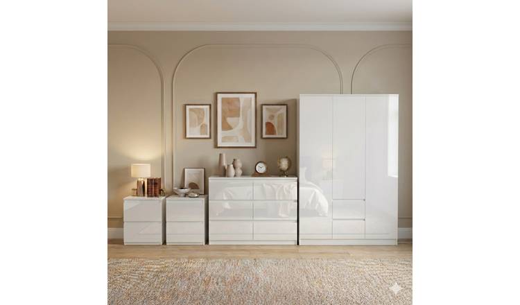 Vida Designs Glinton Bedroom Set (2x Bedsides, 6 Drawer Chest, Wardrobe) - White