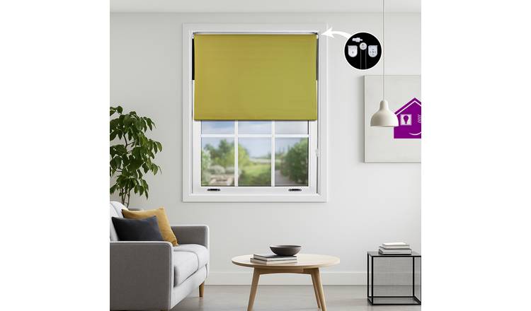 Furnished Green Blackout Roller Blind with Metal Fittings - 50 x 165cm