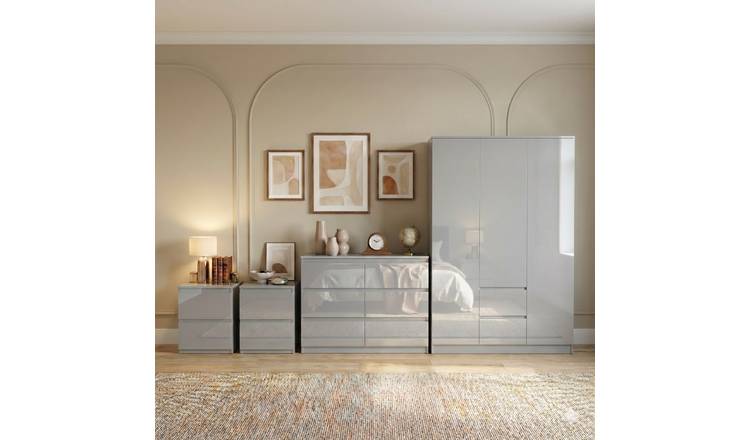 Vida Designs Glinton Bedroom Set (2x Bedsides, 6 Drawer Chest, Wardrobe) - Grey