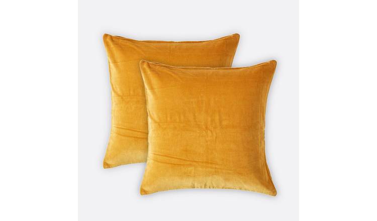 Homescapes Mustard Set of 2 Cotton Velvet Cushion Cover - 40 x 40 cm