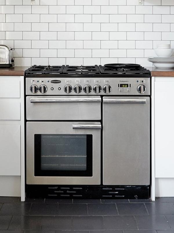 We offer free delivery on all large appliances at checkout, and for only £19.99 we'll take away and recycle your old appliance too. Click here to learn more.
