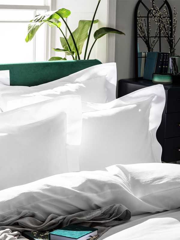 Our guide to choosing the best bed linen. Shop now.