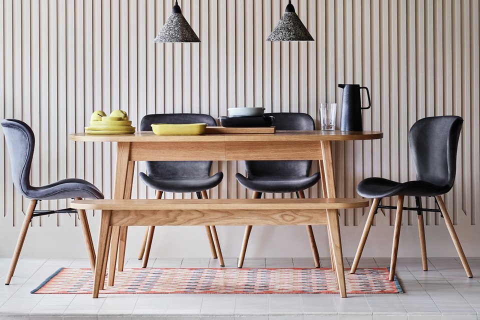 Habitat Etta extending 6 - 8 seater dining table.