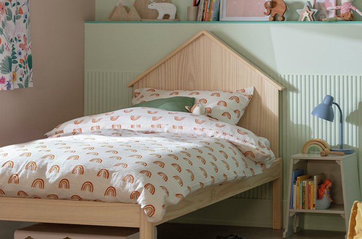 Space inspired teepee in kids bedroom.