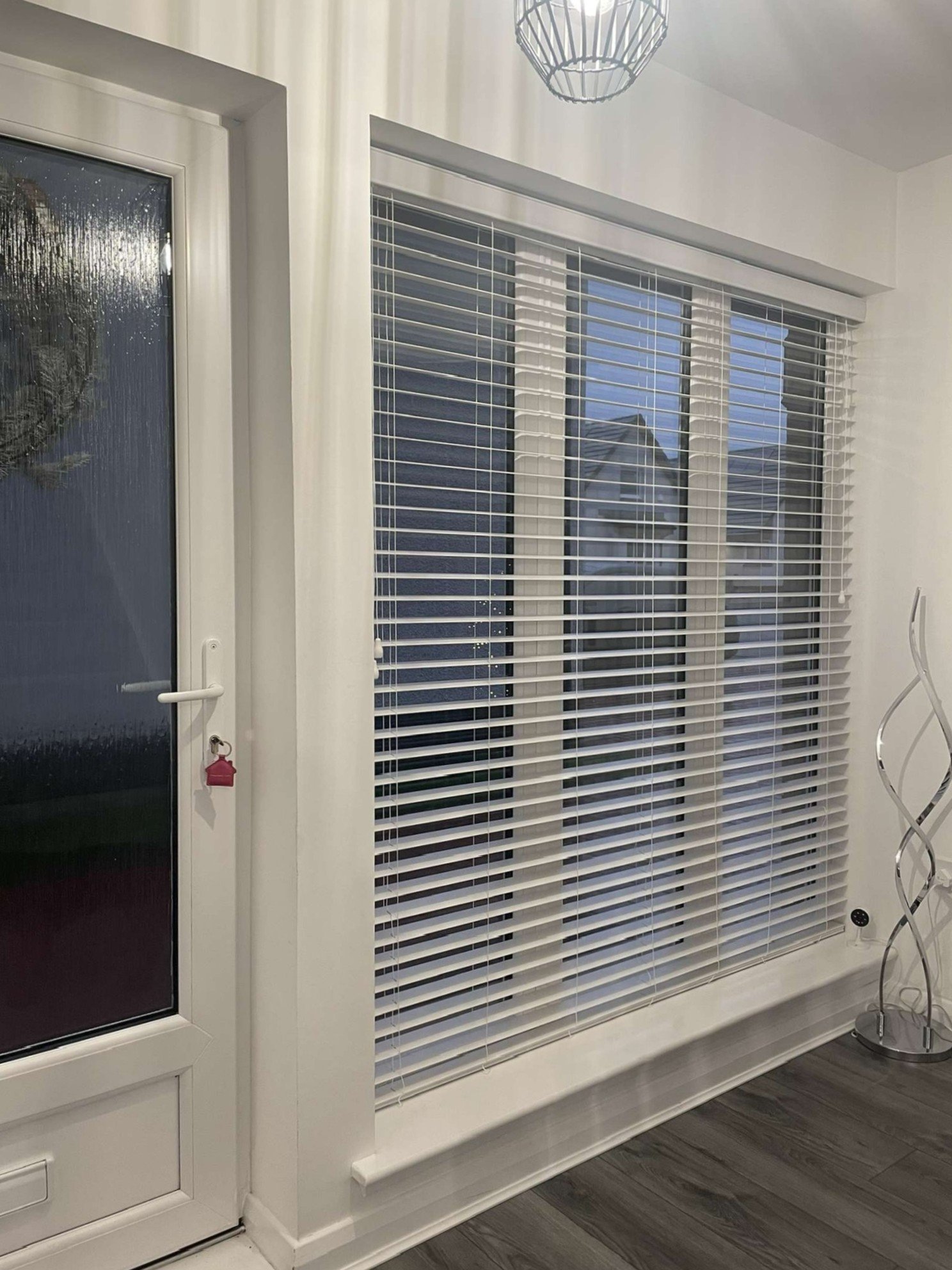 Furnished Dark Grey Faux Wood Venetian Blind with String - 180 x 150cm - Image 3