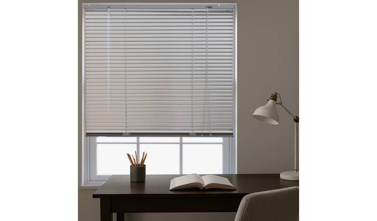Furnished Silver Aluminium 25mm Venetian Blind - 45 x 150cm