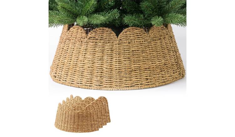 My Christmas Rattan Tree Skirt with Scalloped Edge