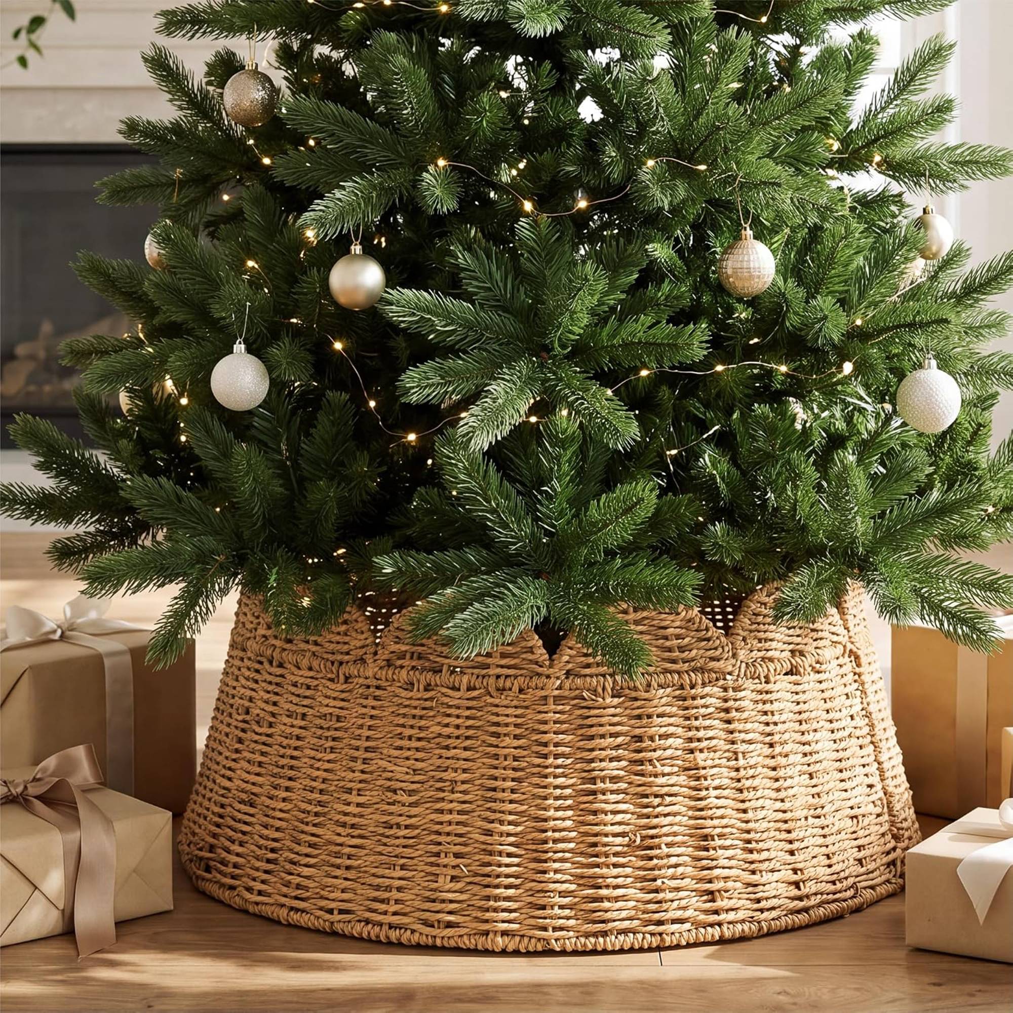 My Christmas Rattan Tree Skirt with Scalloped Edge - Image 6