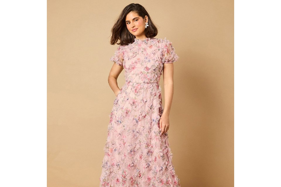 Woman wearing lemonlace maxi dress.