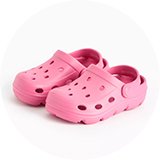 Sandals & flip flops.