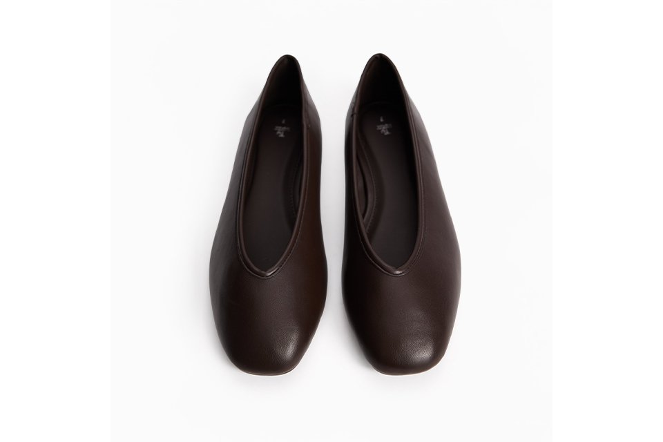 Smart workwear shoes designed for everyday office wear.