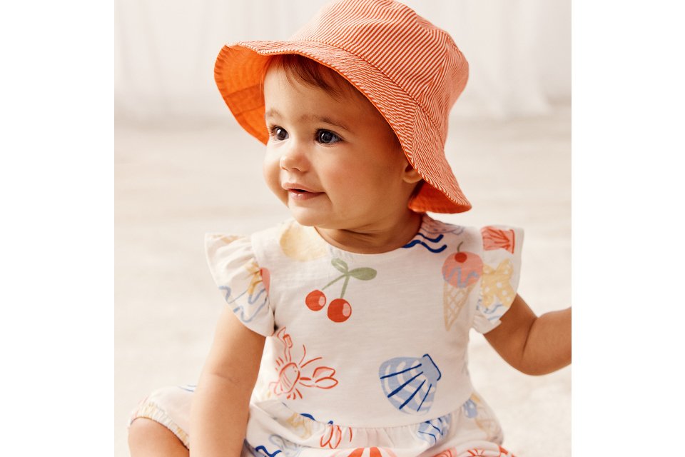 Baby holiday shop.