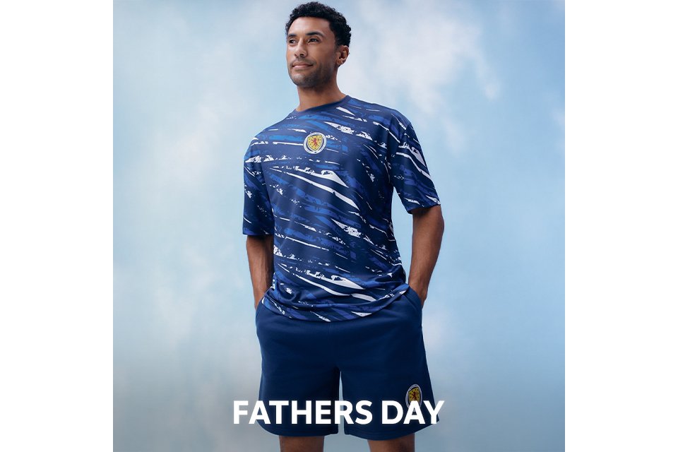 Men’s blue sports print pyjama shorts set with short sleeve sleep t-shirt.