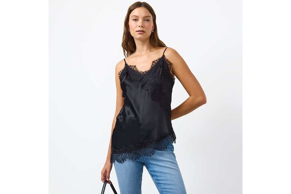 Jeans and nice top.