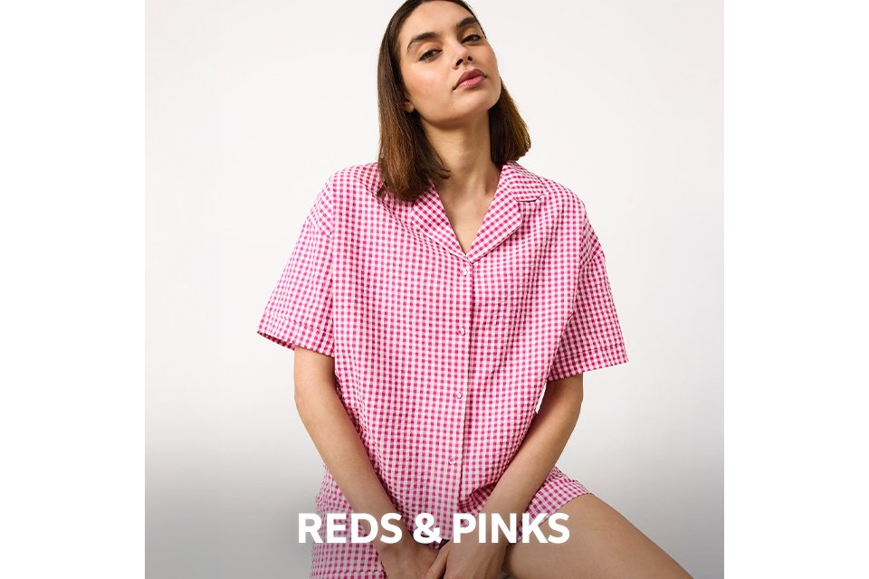 Pink gingham women’s short pyjama set with button-up shirt – breathable summer nightwear.