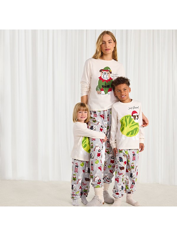 Turn up the joy. Family photos, decorating the tree or winter walks – you name the occasion, we’ve got the perfect look for everyone. Shop all Christmas.