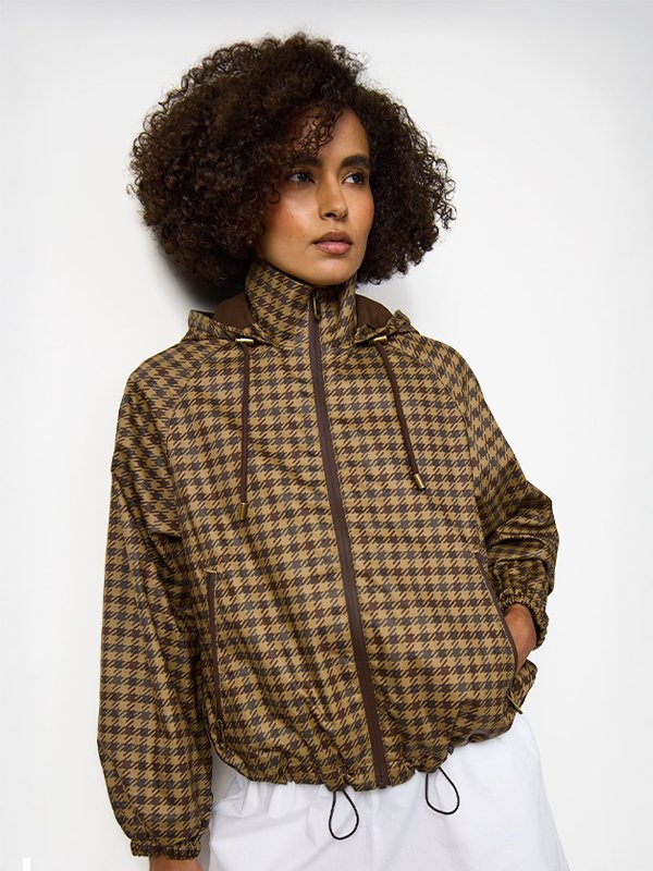 Womens layering. From cool mornings to cosy evenings, layer up with ease.