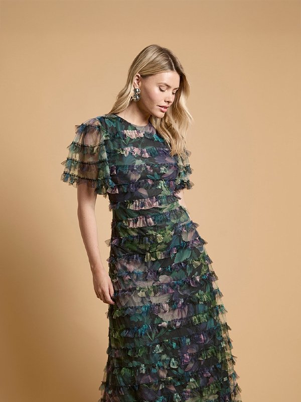 Women’s occasionwear.
