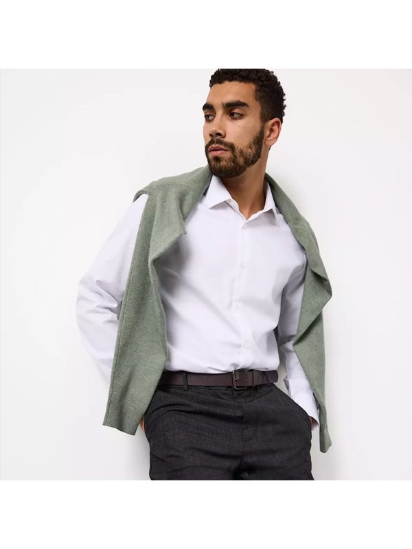 Smart meets casual: Party looks that work hard. Got an event in the diary? Whether it’s a sleek dinner, a rooftop party, or a laid-back celebration, our men’s occasionwear edit blends sharp style with effortless ease. 