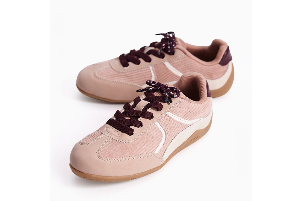 Girls shoes.