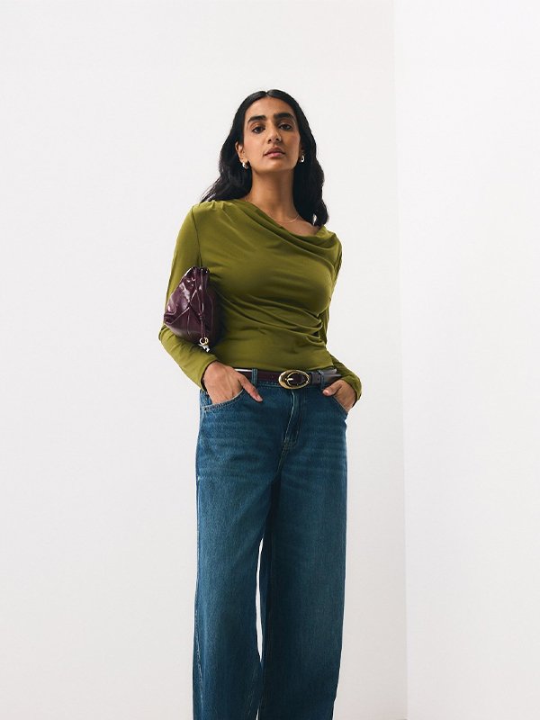 Jeans and a nice top.