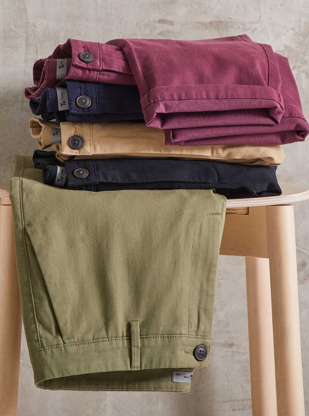 Men's trousers & chinos.