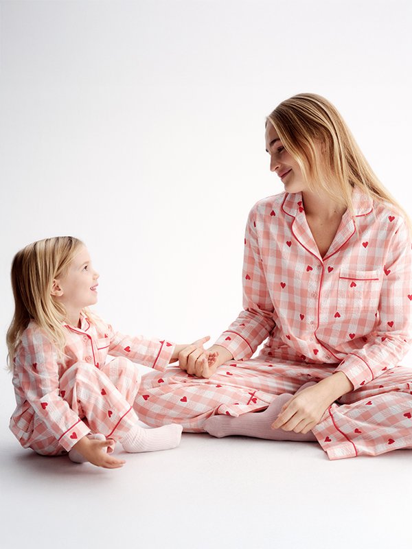 Valentine's Day. Love is in the air. Shop now.