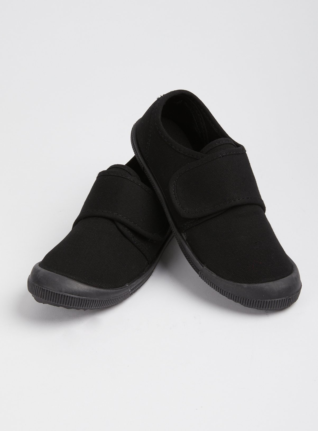 infant size 5 plimsolls