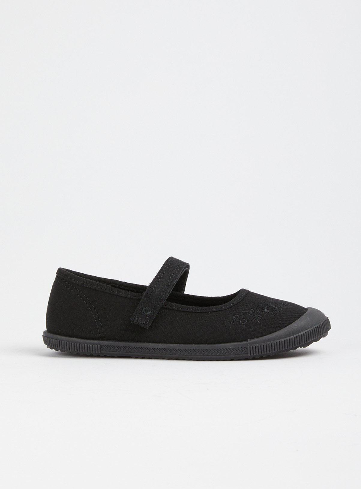 infant plimsolls