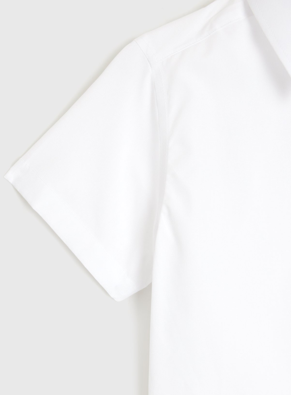 White Non Iron Generous Fit Short Sleeve Shirts 3 Pack 7 years - Image 2 thumbnail