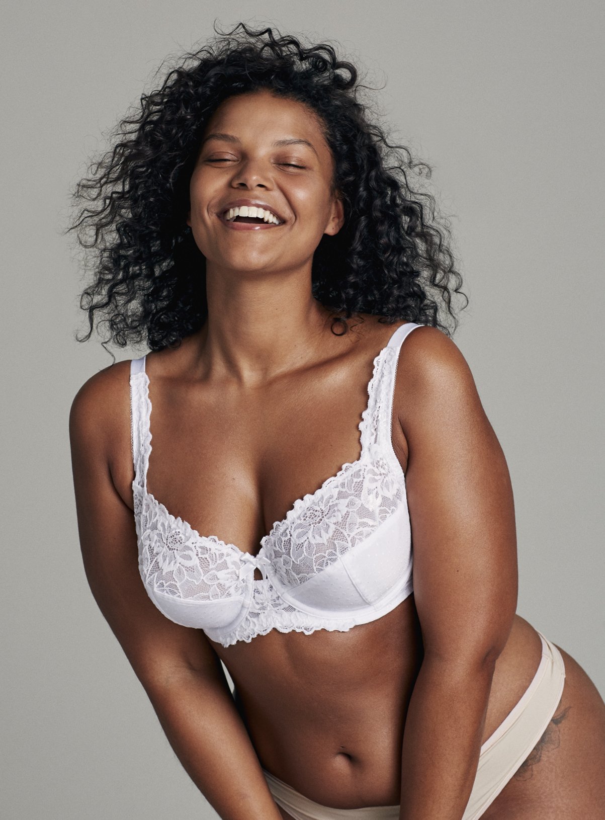 DD+ White Comfort Lace Full Cup Bra Review