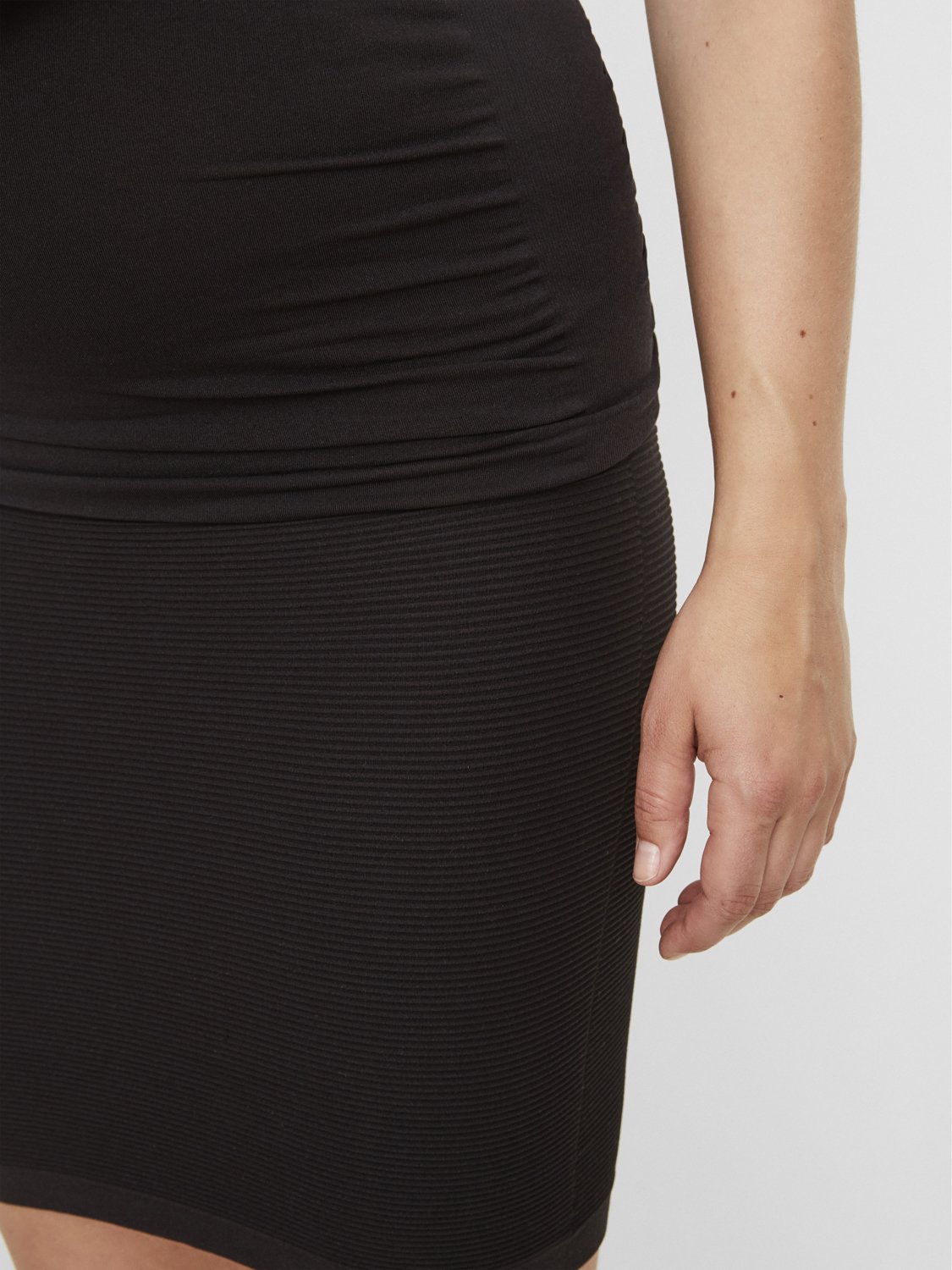 Maternity Black Ribbed Skirt Review