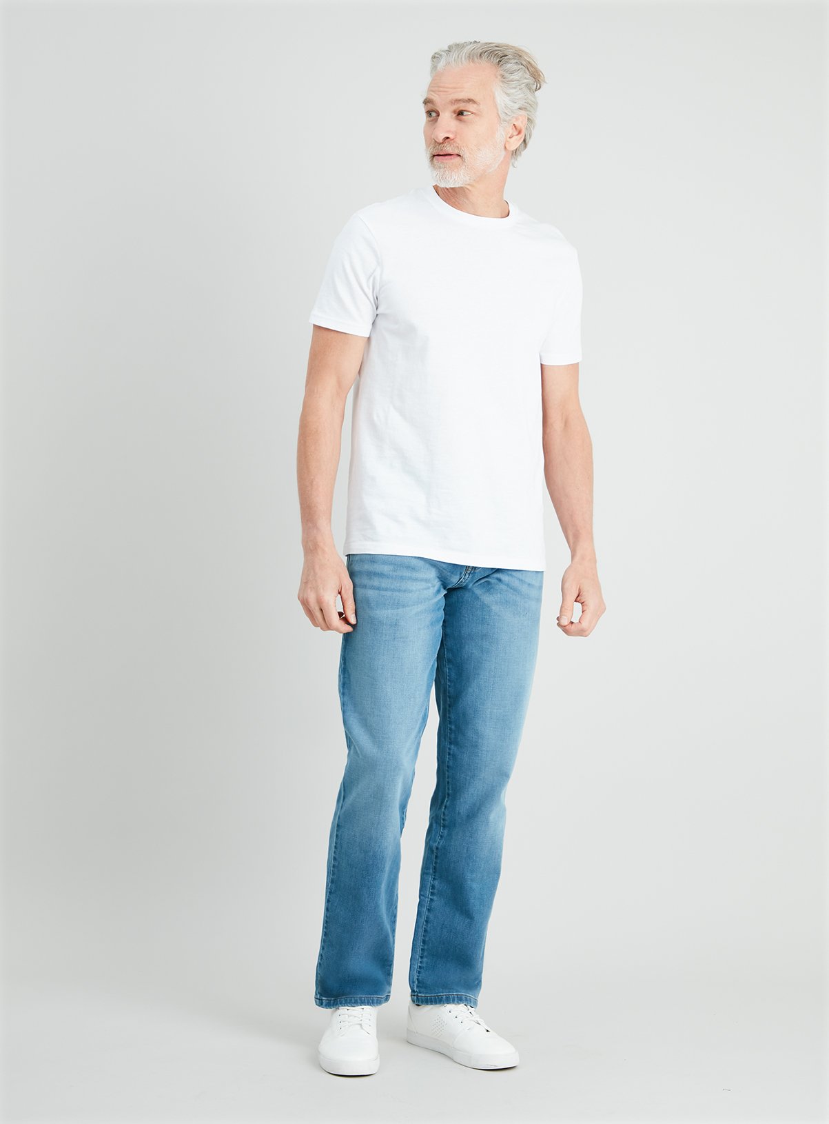 Light Wash Denim Straight Fit Ultimate Comfort Jeans Review