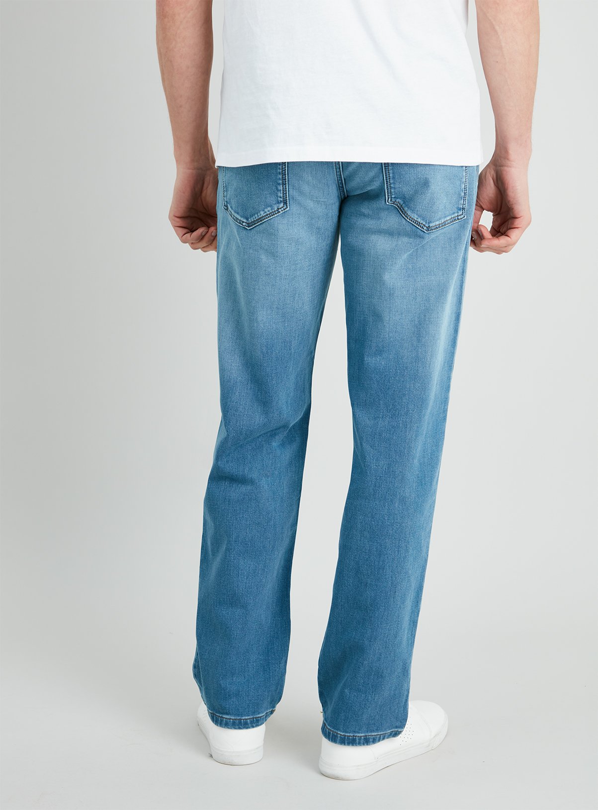 Light Wash Denim Straight Fit Ultimate Comfort Jeans Review