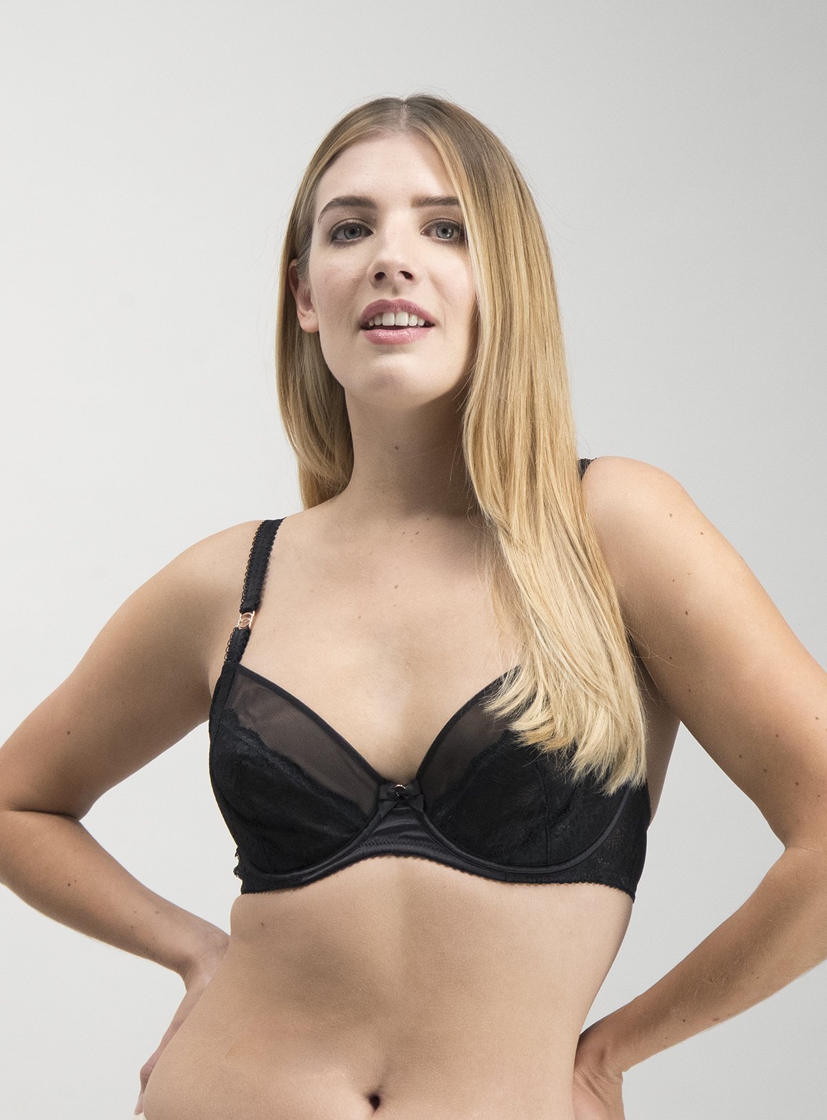 Black Luxury Lace Full Cup Bra Review