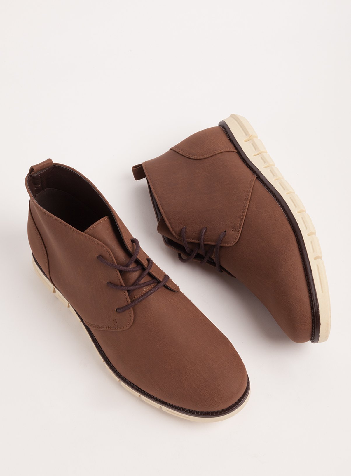 lightweight chukka boots