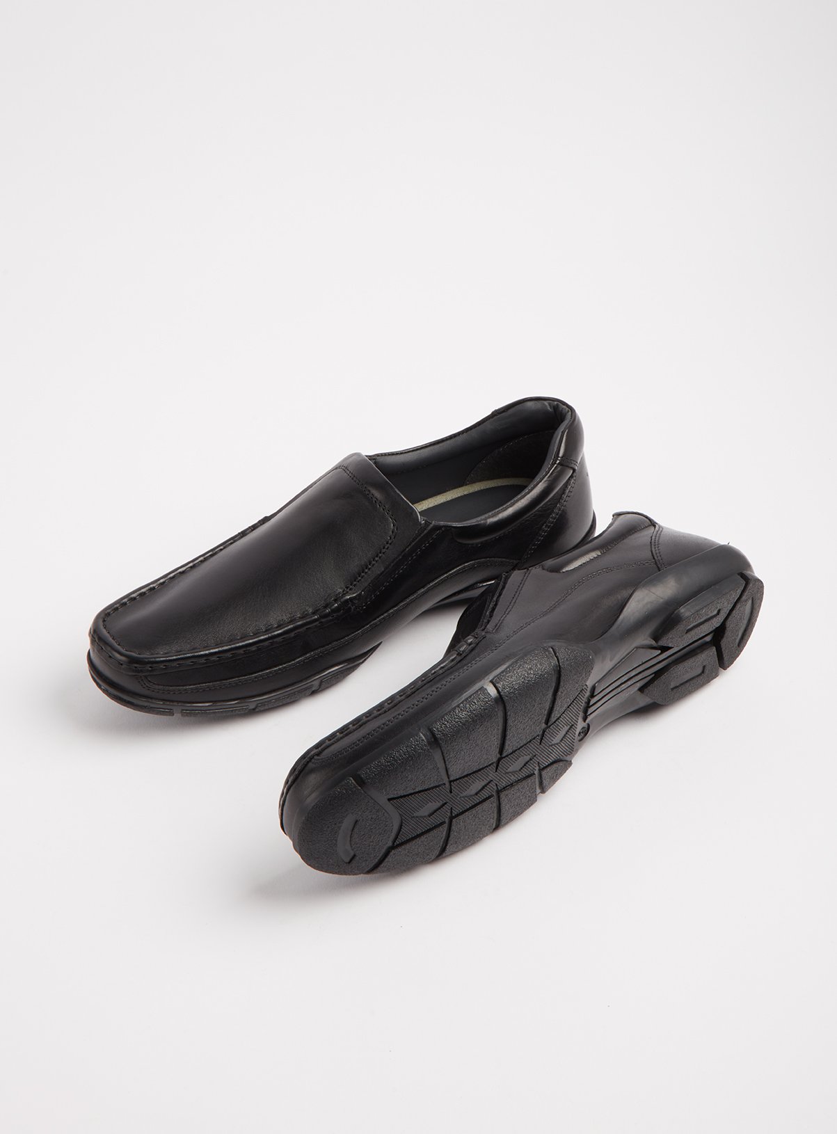 wide fit non slip shoes