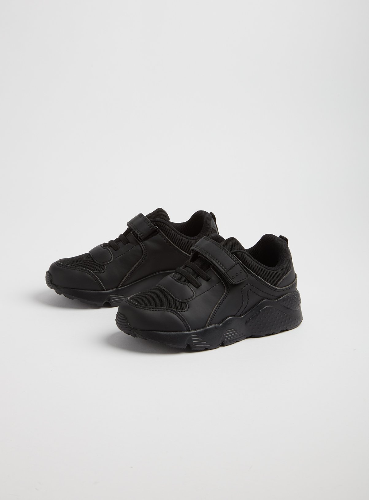 infant black trainers