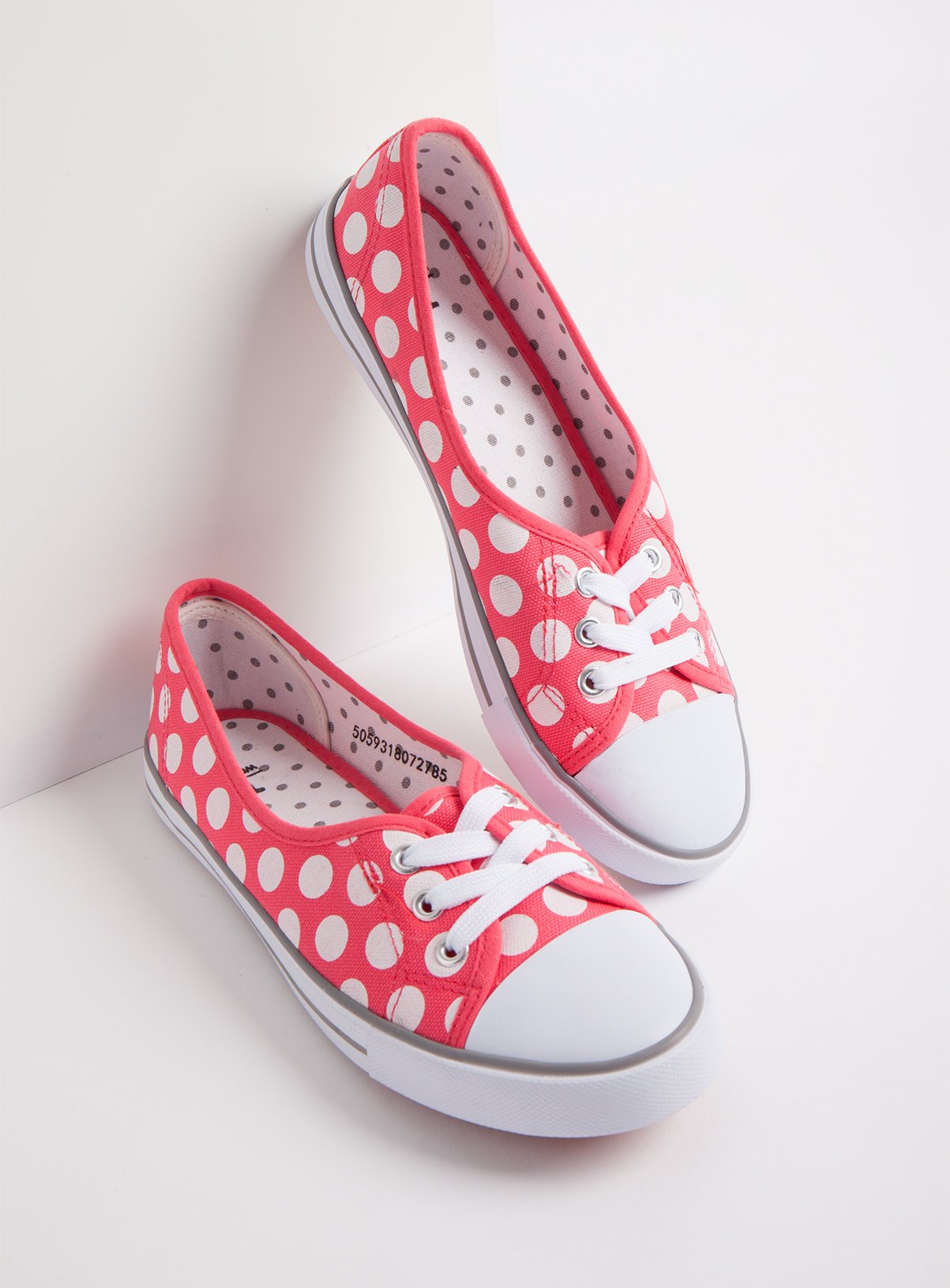 low lace canvas pumps