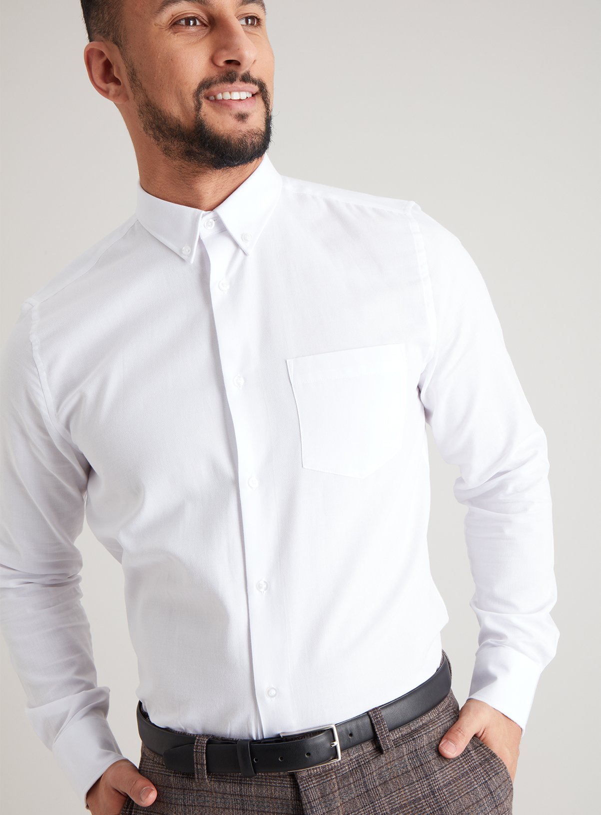 white formal button down collar shirt