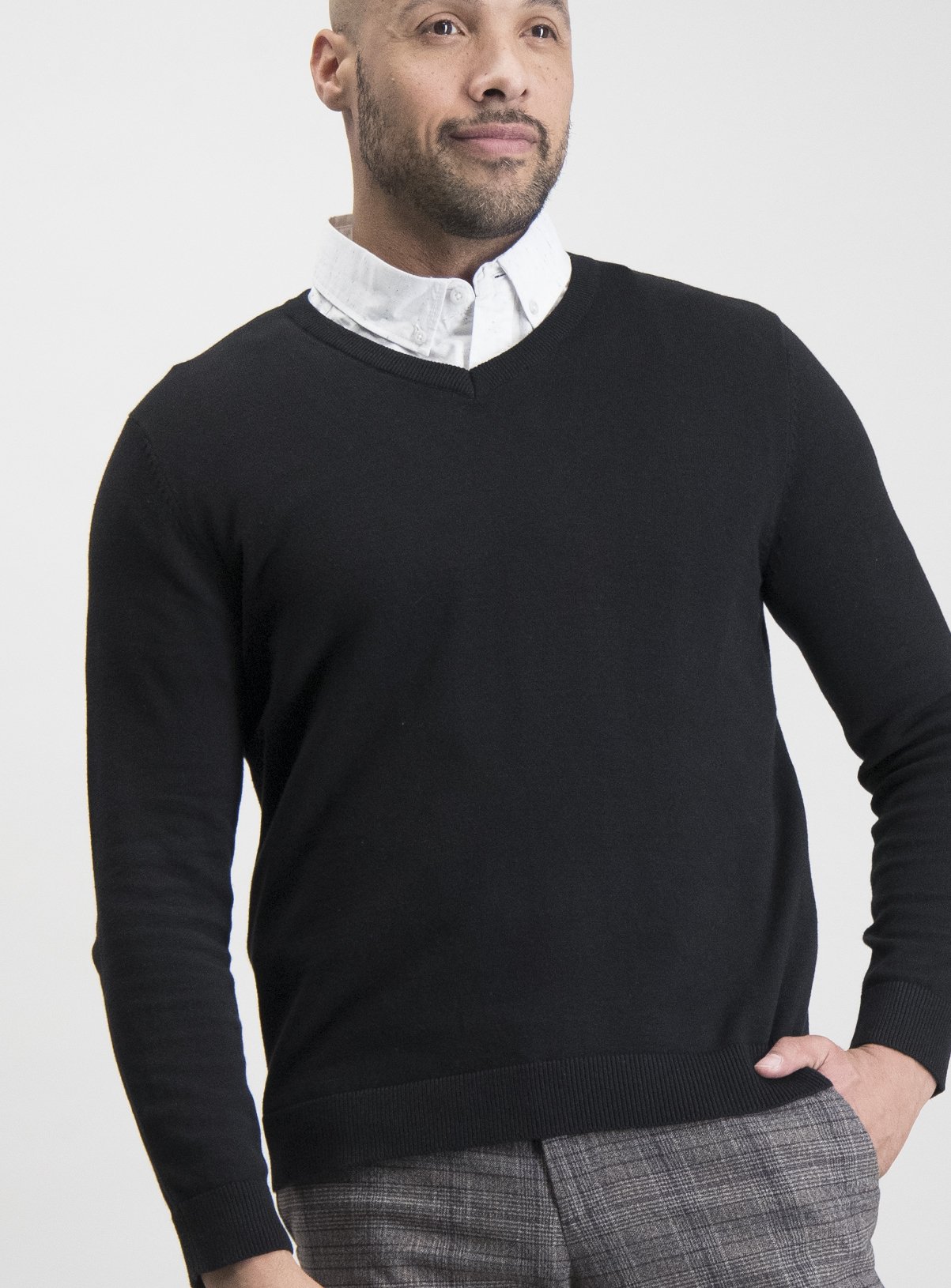 Black V-Neck Jumper Review