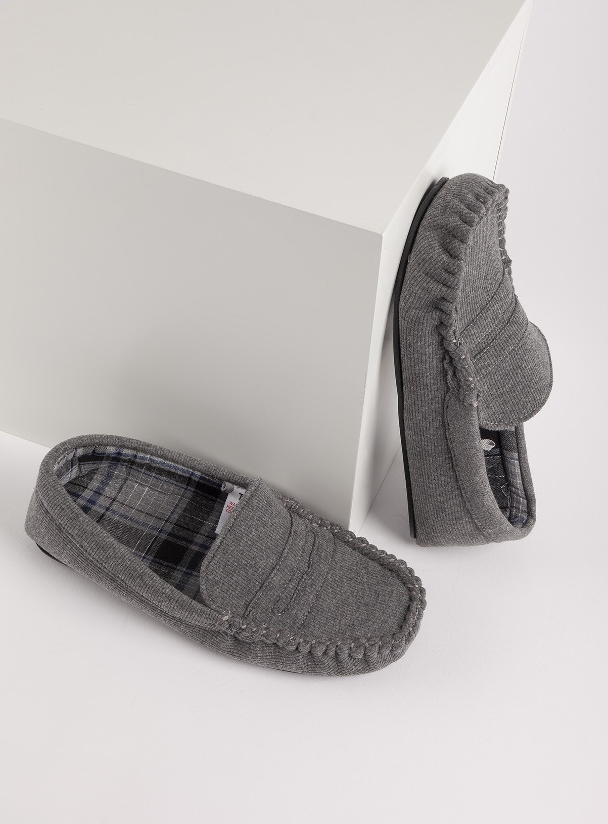 thinsulate moccasin slippers