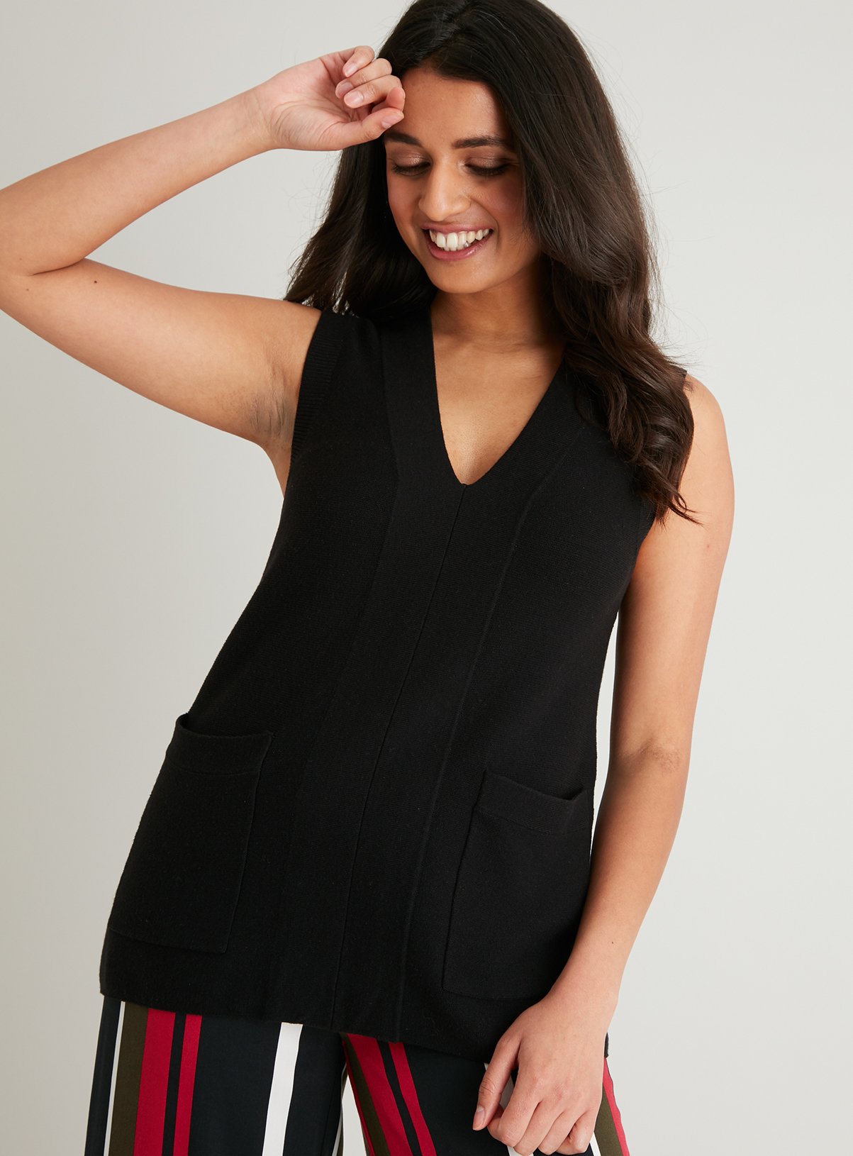 Black Patch Pocket V-Neck Knitted Vest Review