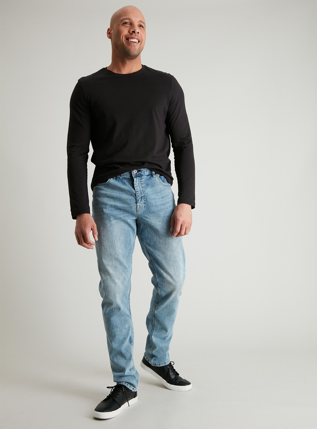 Light Wash Denim Tapered Fit Jeans With Stretch Review