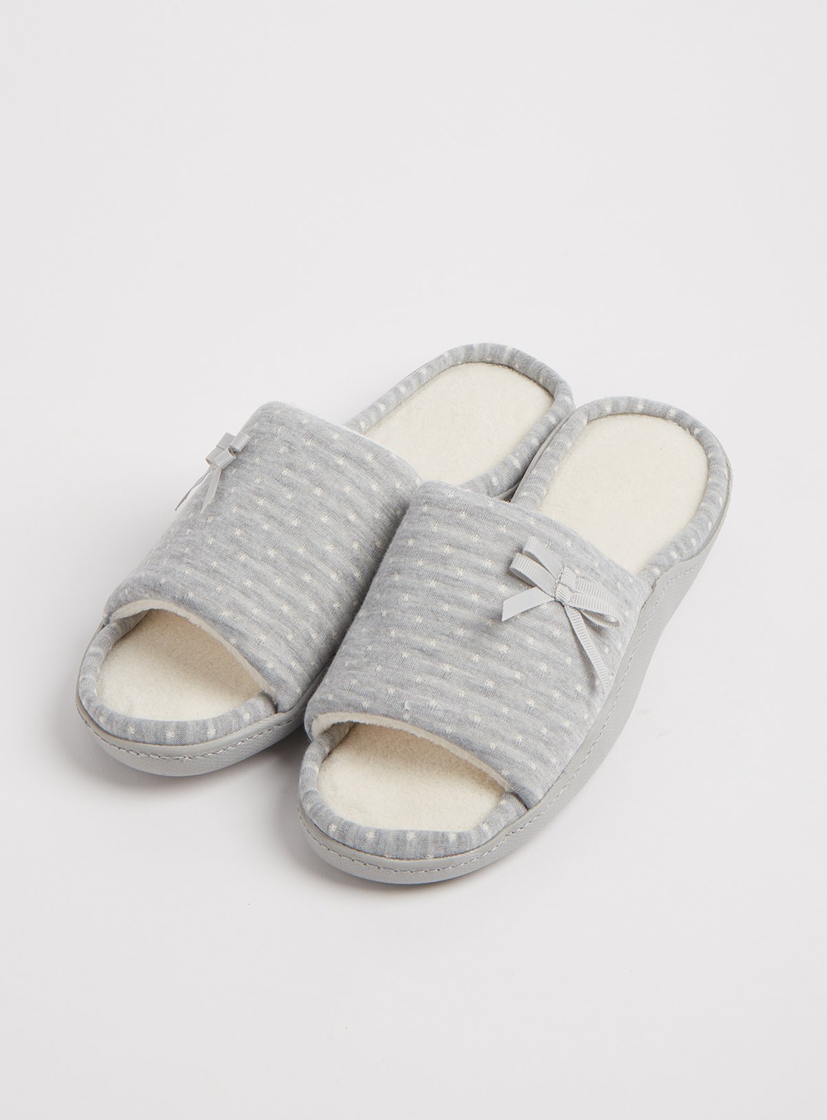 cream slippers