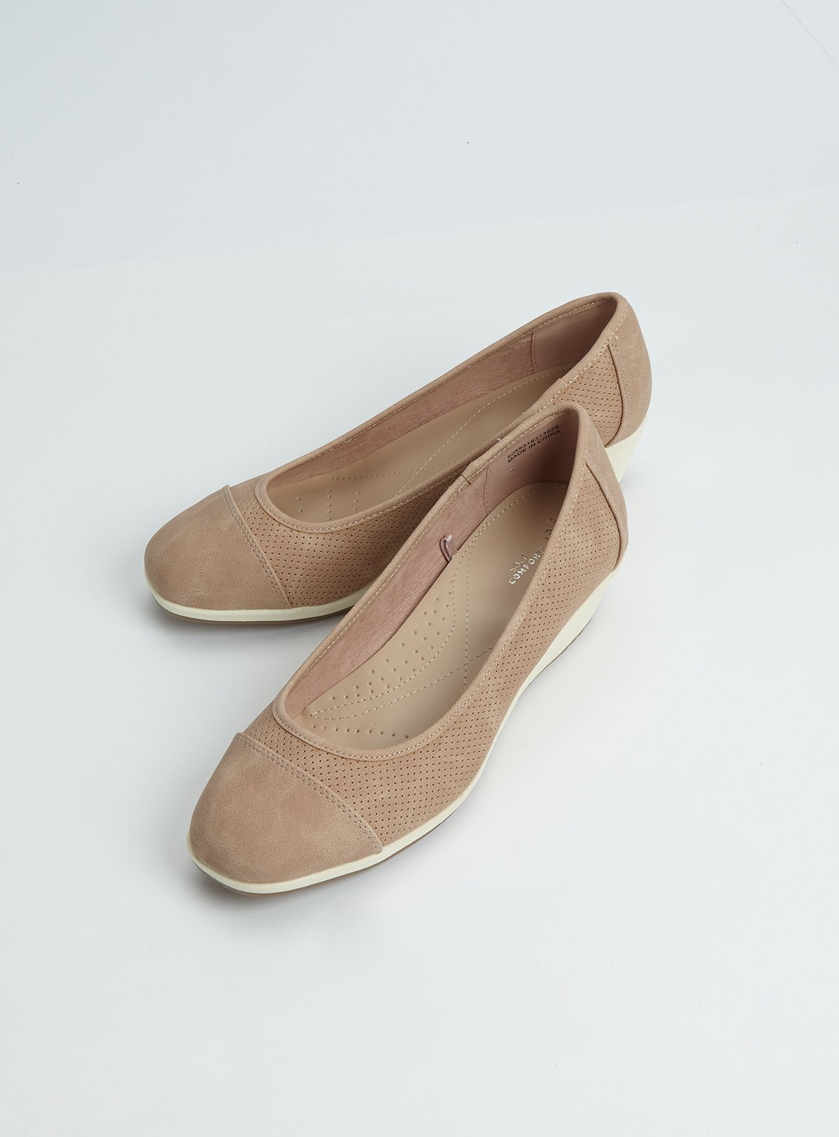 Sole Comfort Nude Sporty Mesh Wedge Shoe Review